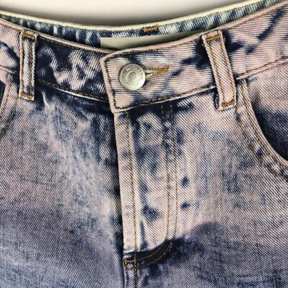 TOPSHOP MOTO Bleached Denim Shorts Hot Pants Waist 28" - Picture 7 of 8